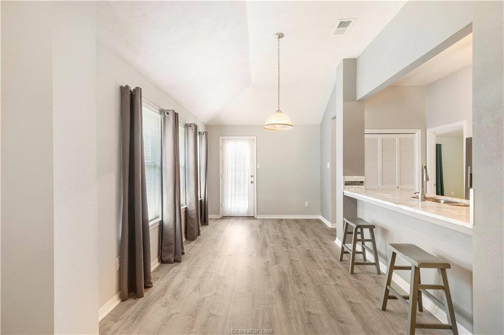 1063 Windmeadows Drive, College Station, TX 77845