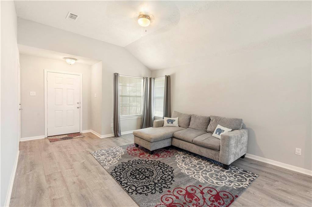 1063 Windmeadows Drive, College Station, TX 77845