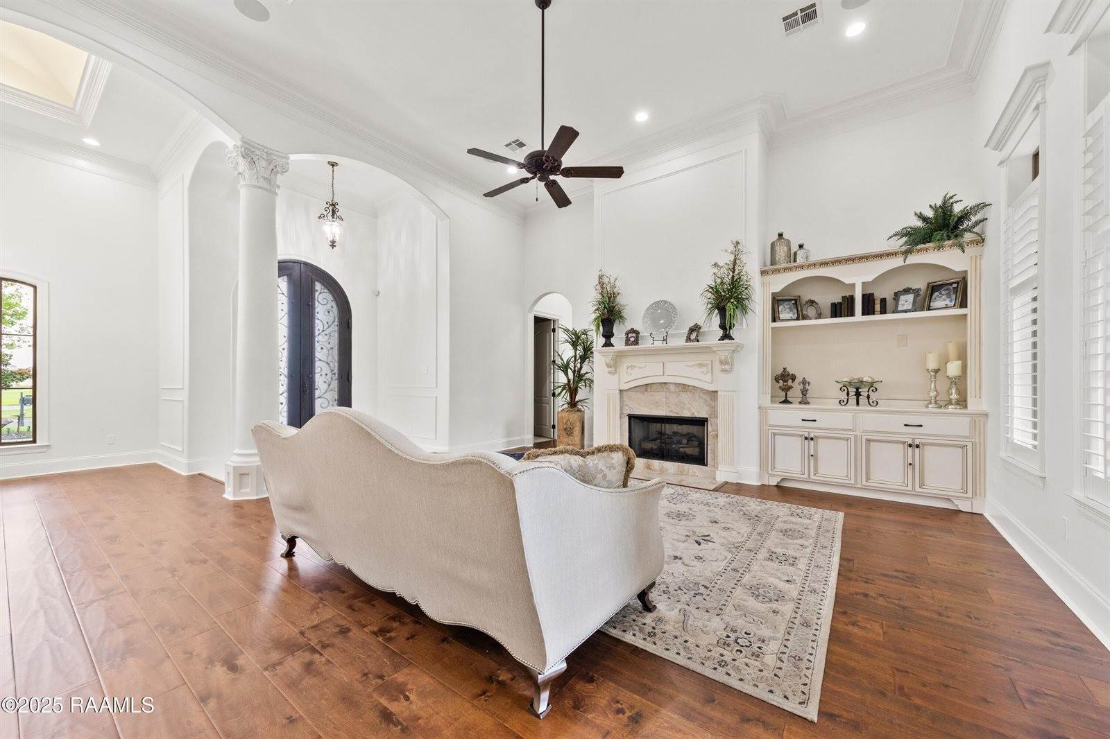 211 Rue De Chambery, Broussard, LA 70518