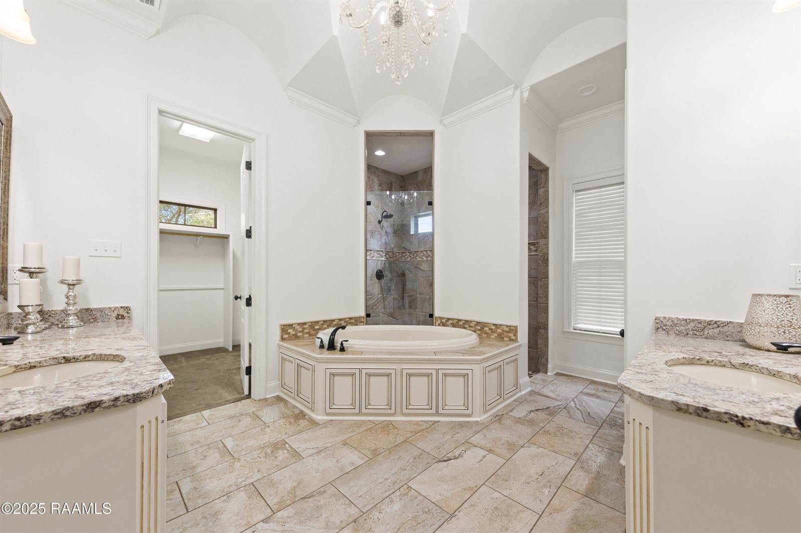 211 Rue De Chambery, Broussard, LA 70518