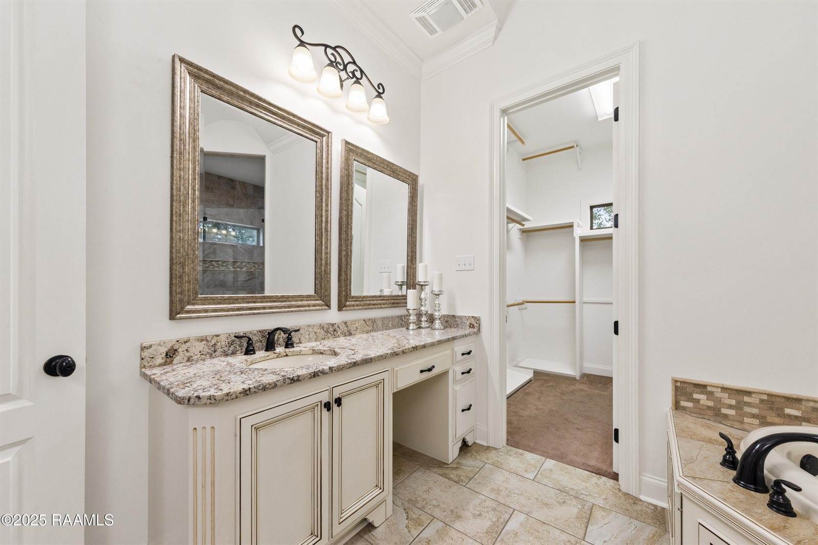 211 Rue De Chambery, Broussard, LA 70518