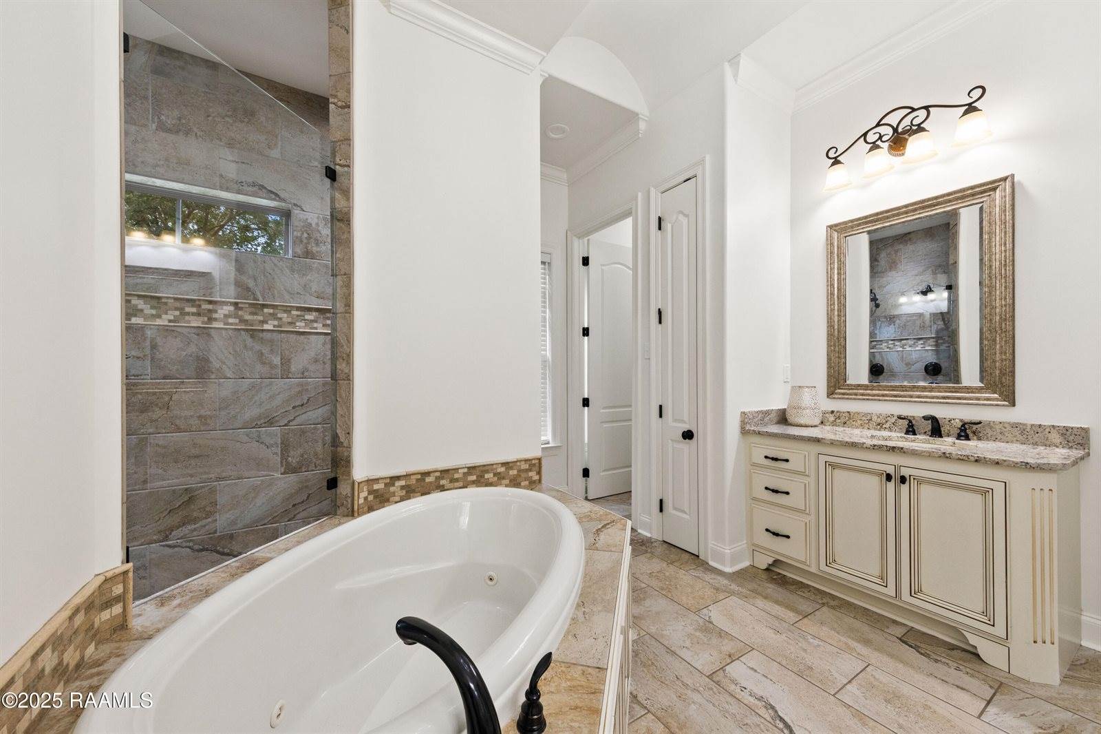 211 Rue De Chambery, Broussard, LA 70518