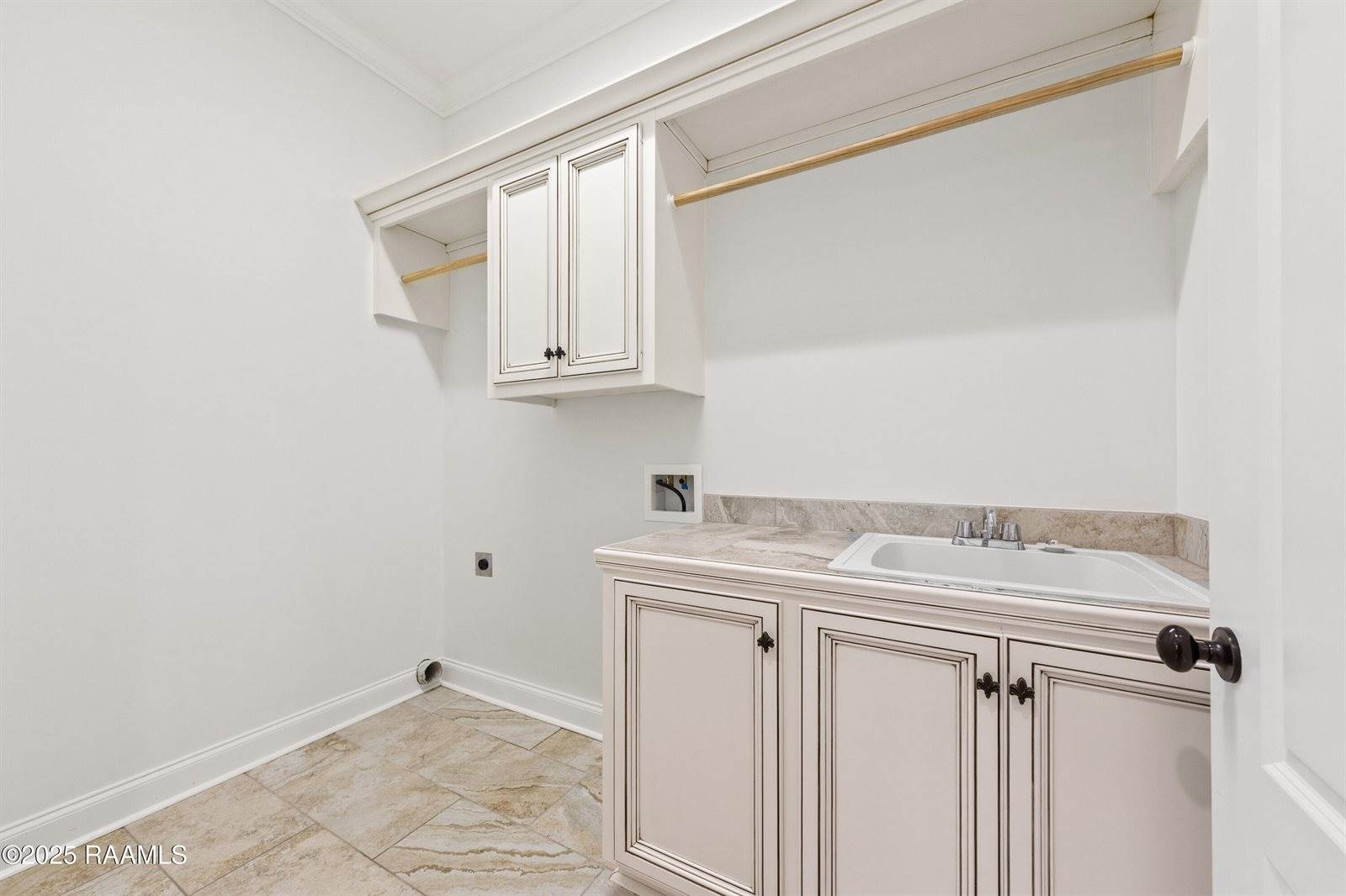 211 Rue De Chambery, Broussard, LA 70518