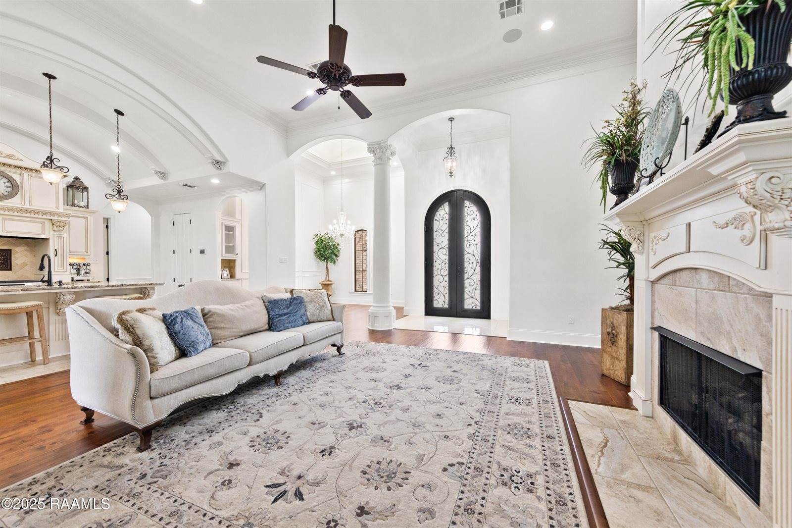 211 Rue De Chambery, Broussard, LA 70518