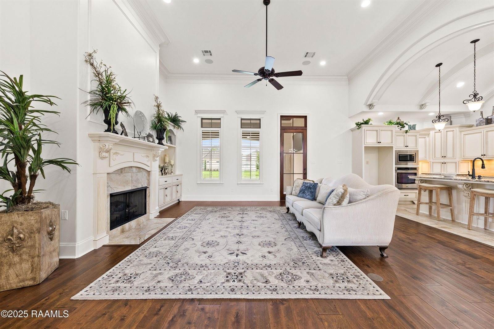 211 Rue De Chambery, Broussard, LA 70518