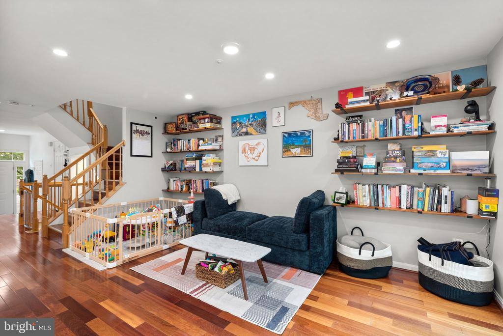 10030 Vanderbilt Circle, Rockville, MD 20850