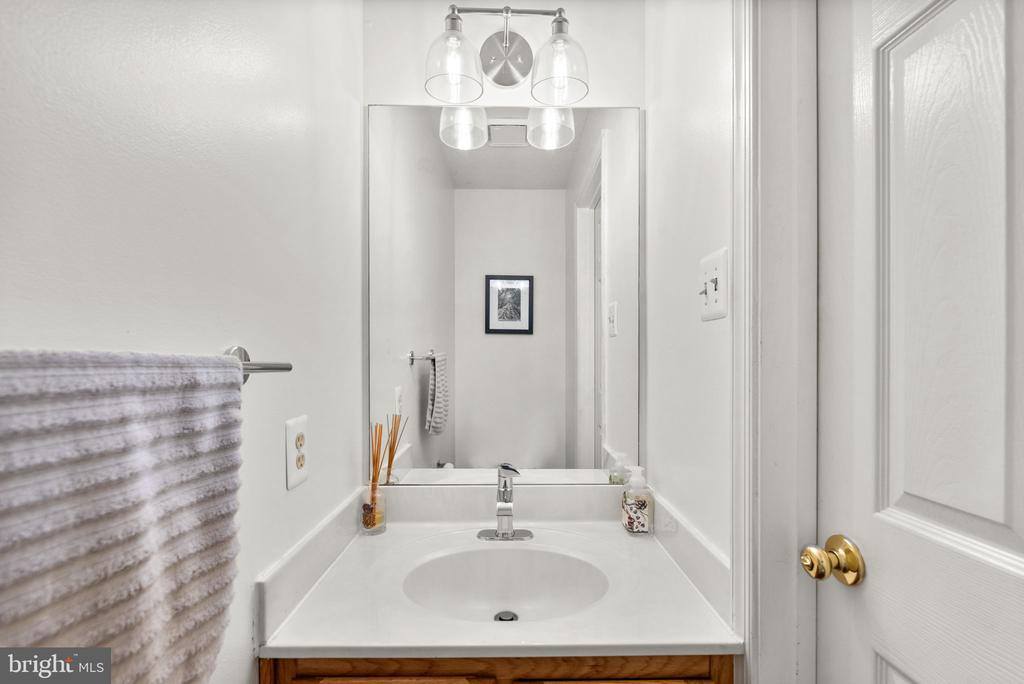 10030 Vanderbilt Circle, Rockville, MD 20850