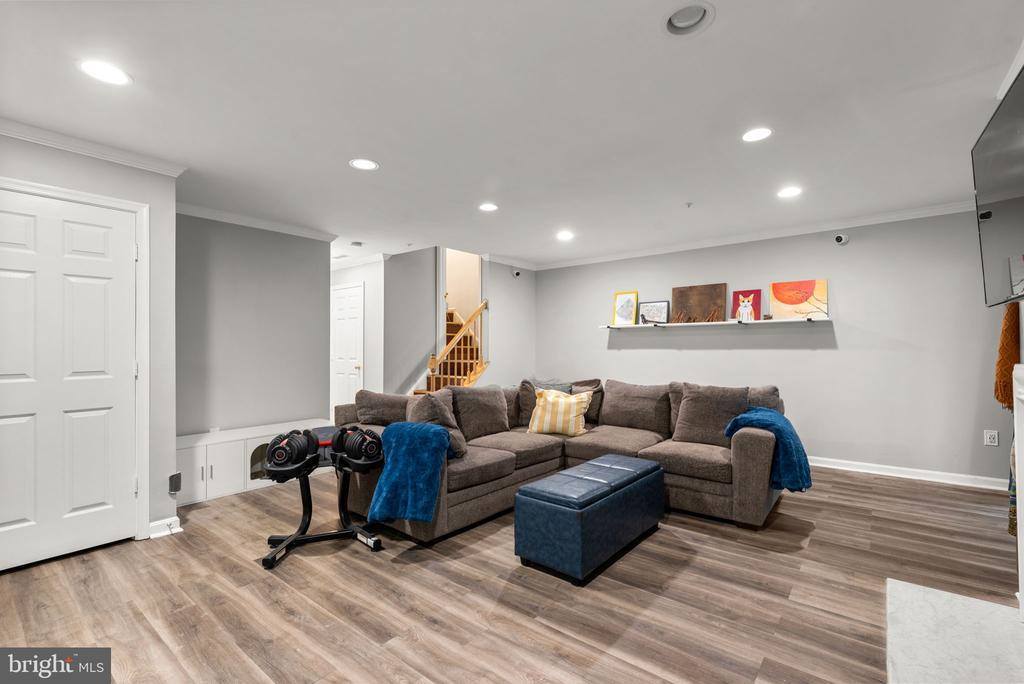 10030 Vanderbilt Circle, Rockville, MD 20850