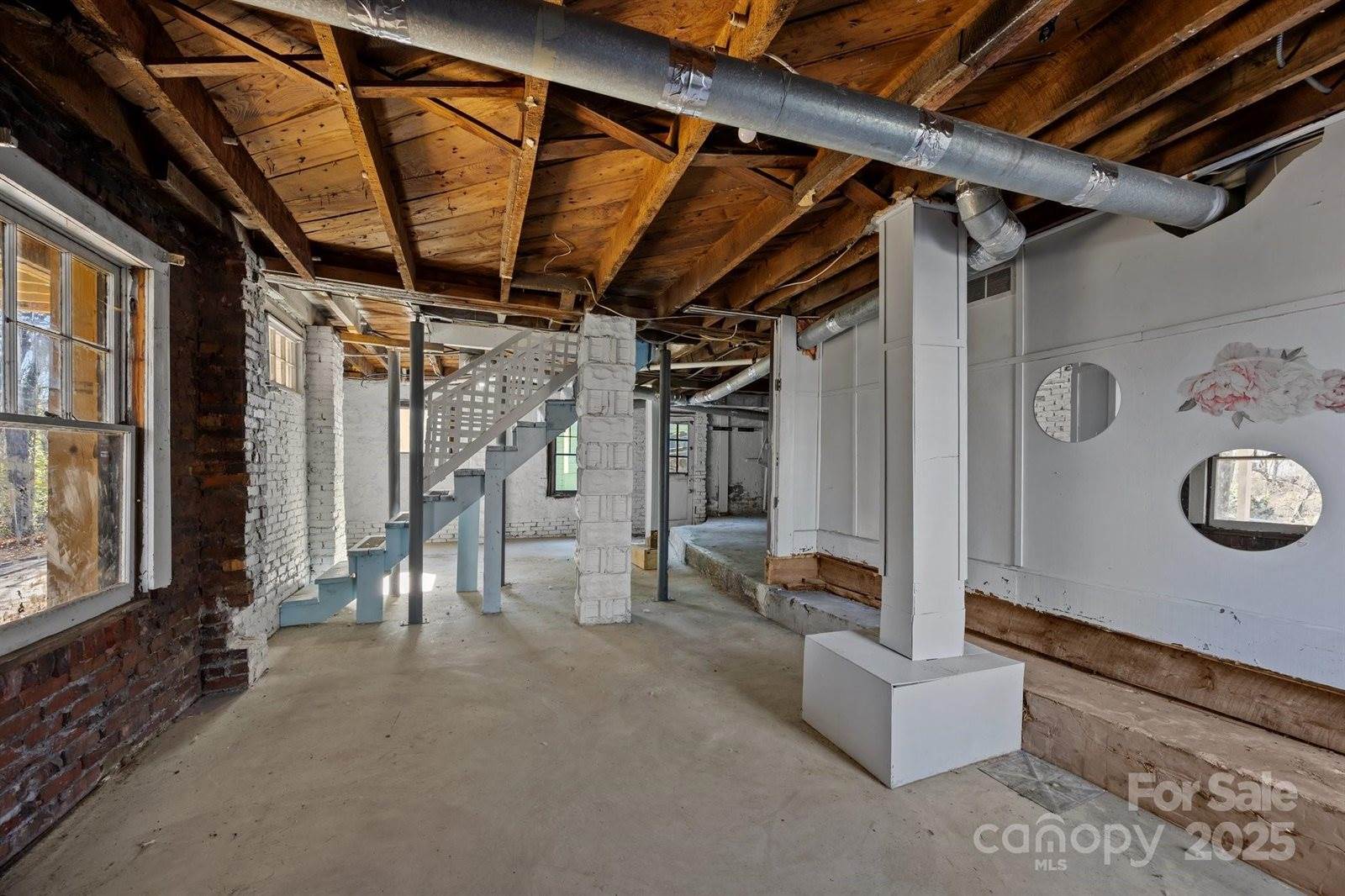 100 Brevard Road, Asheville, NC 28806