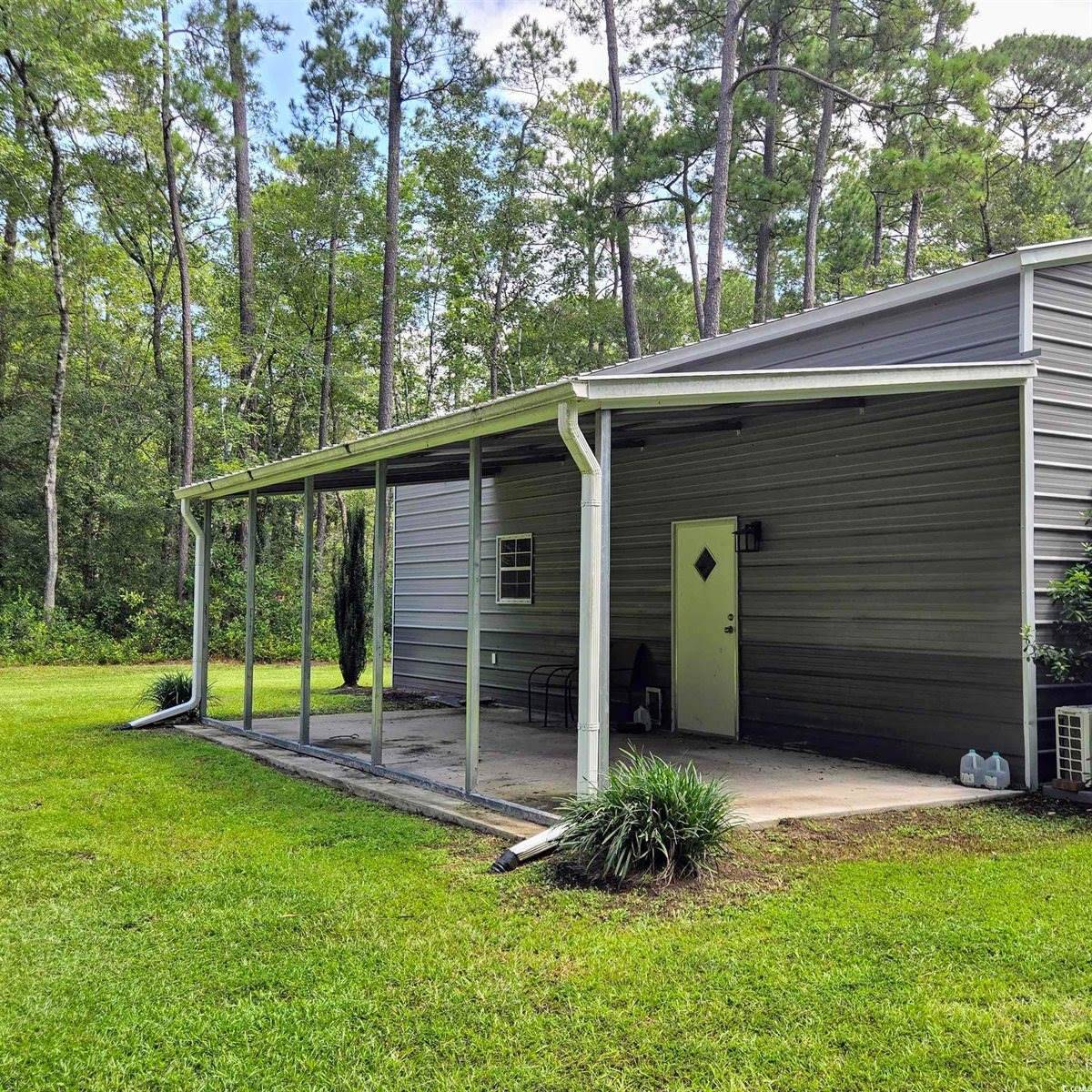 428 Bear Grass Rd., Longs, SC 29568