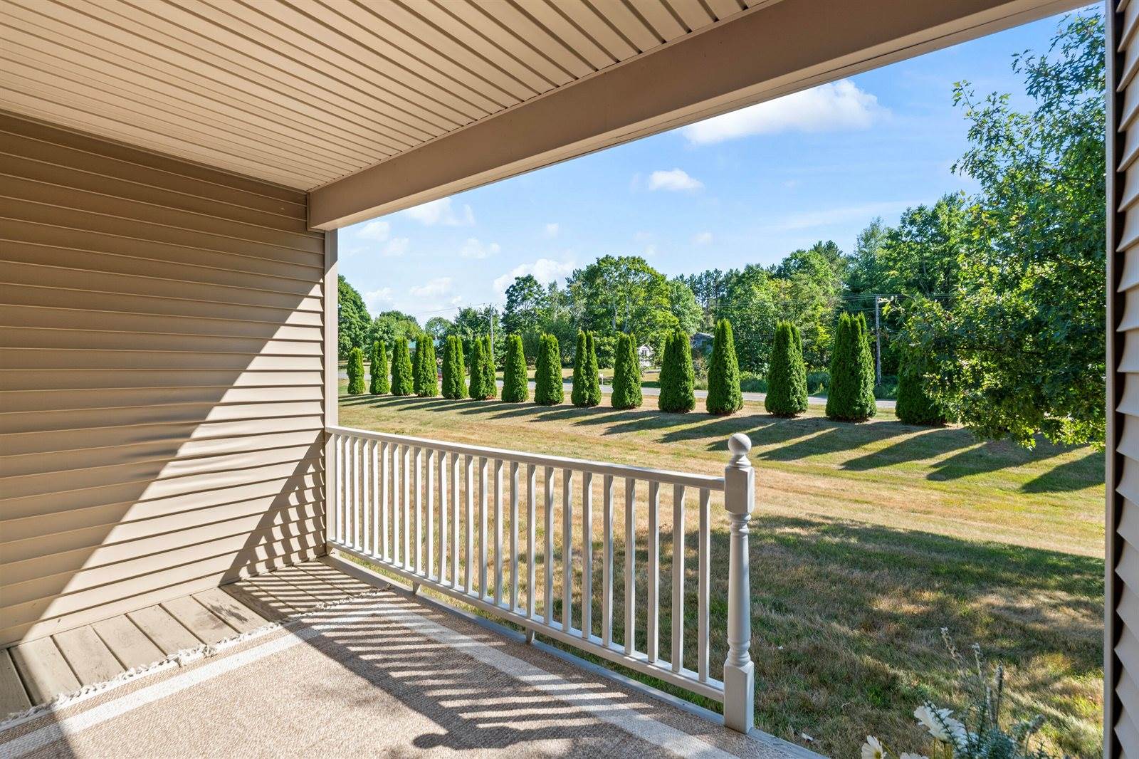 2 Victoria Way, Hampden, ME 04444