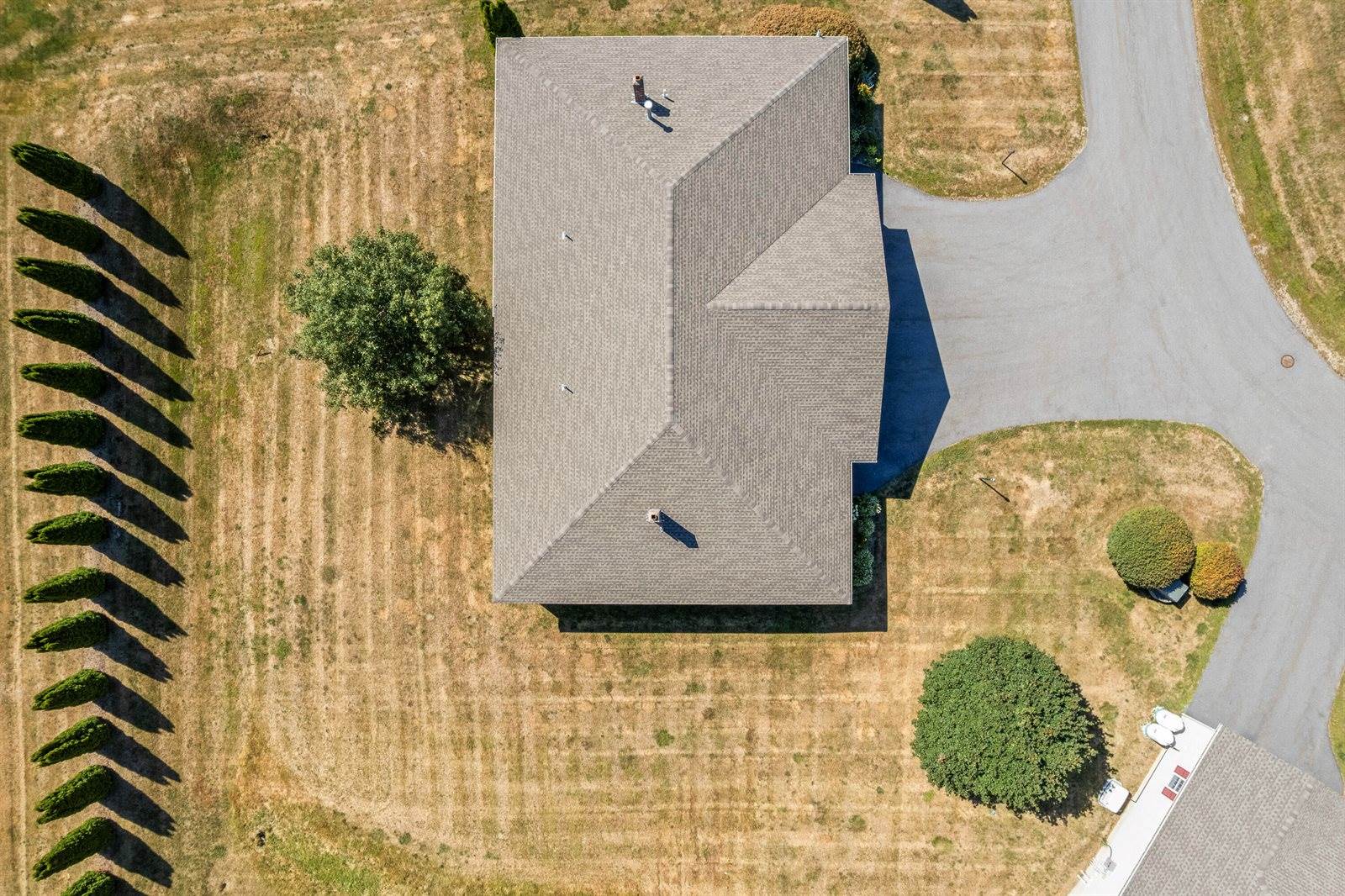 2 Victoria Way, Hampden, ME 04444