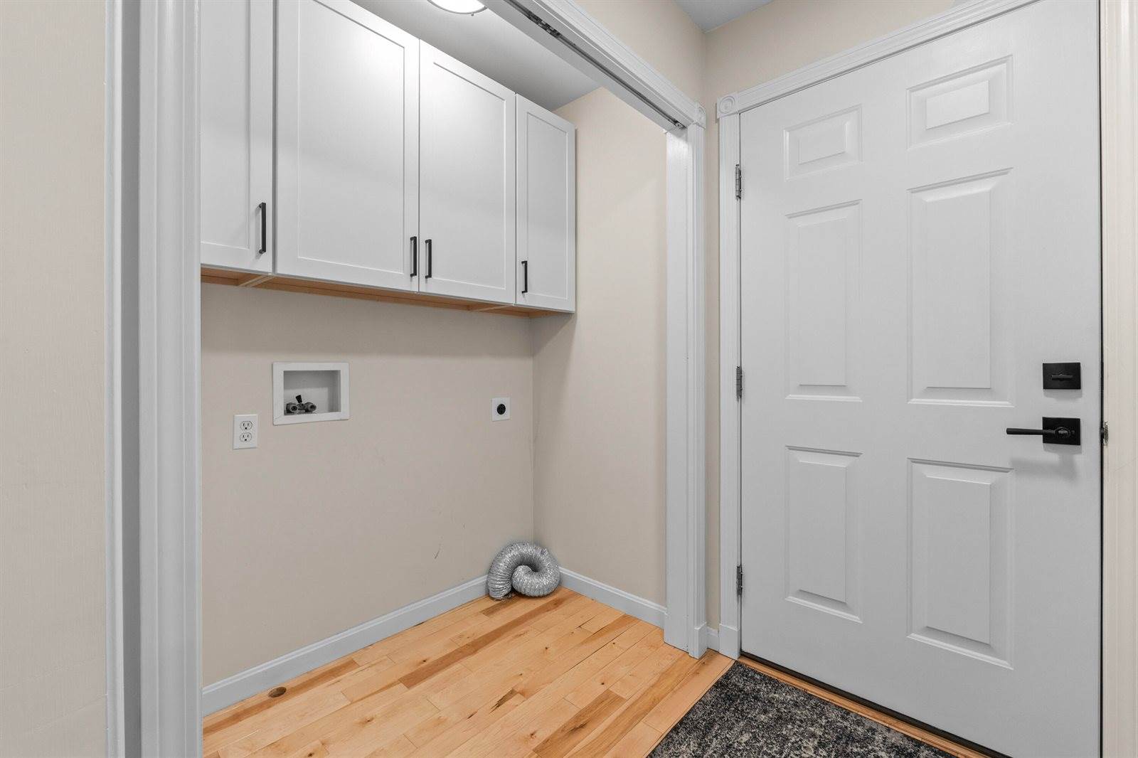 2 Victoria Way, Hampden, ME 04444