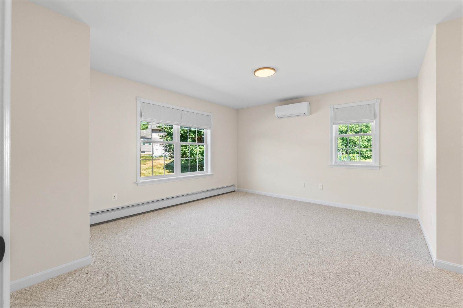 2 Victoria Way, Hampden, ME 04444