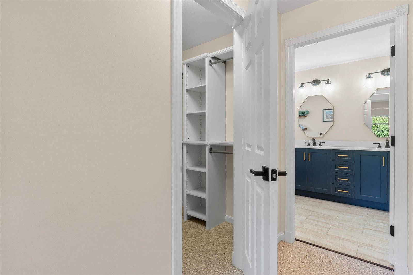 2 Victoria Way, Hampden, ME 04444