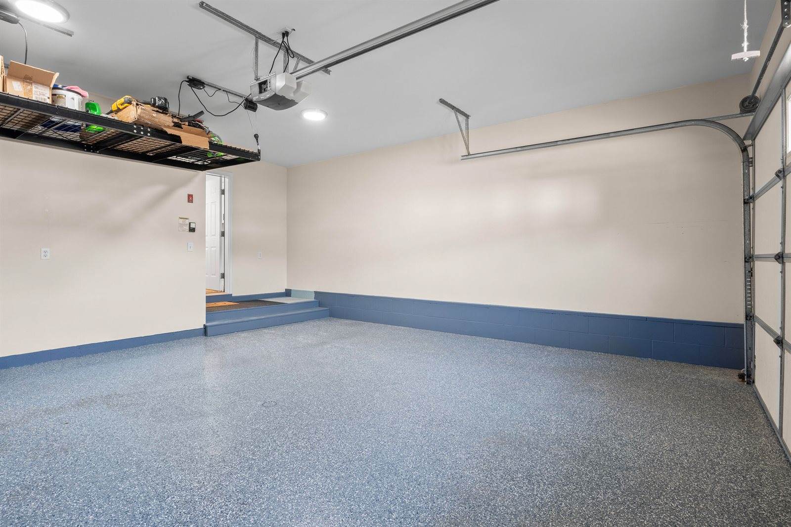 2 Victoria Way, Hampden, ME 04444