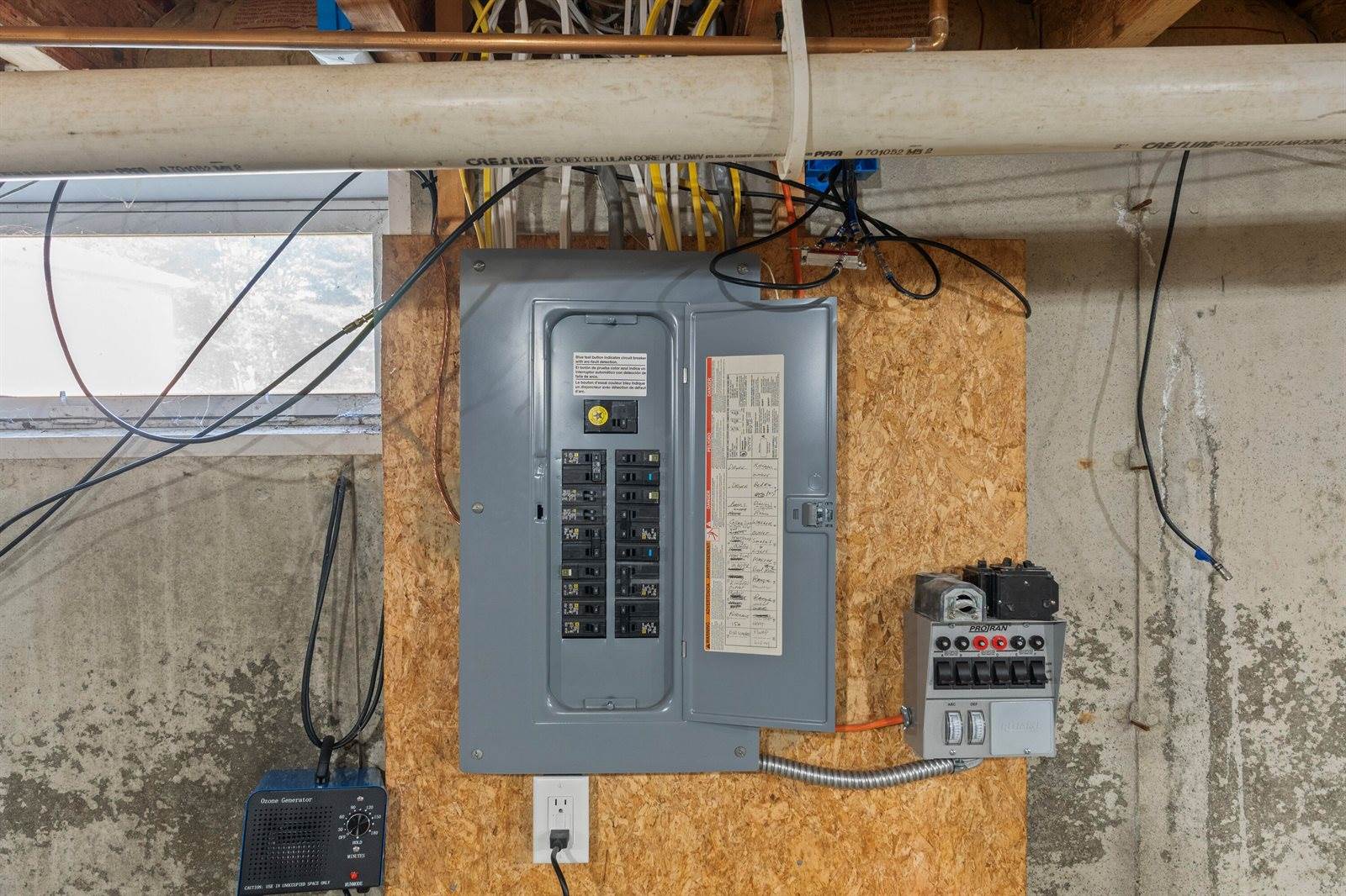 2 Victoria Way, Hampden, ME 04444