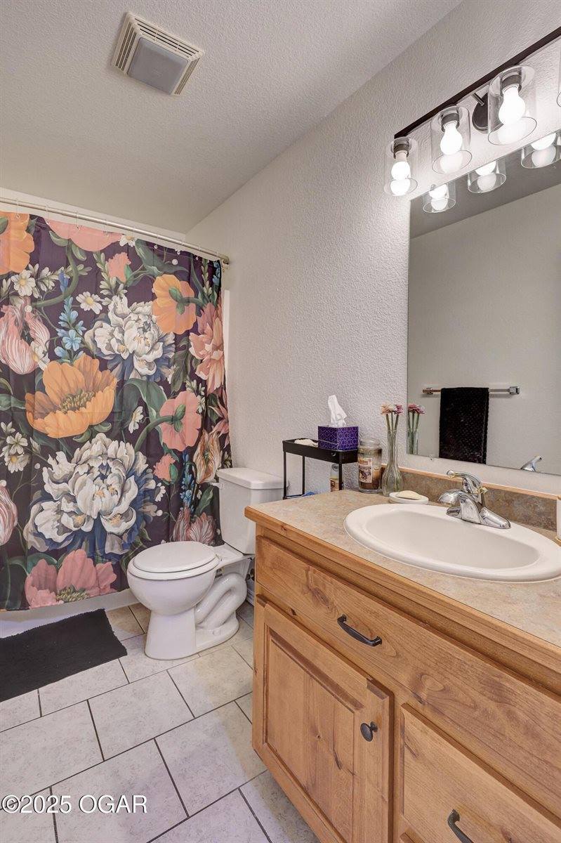 1800 Sally Ann Avenue, Neosho, MO 64850