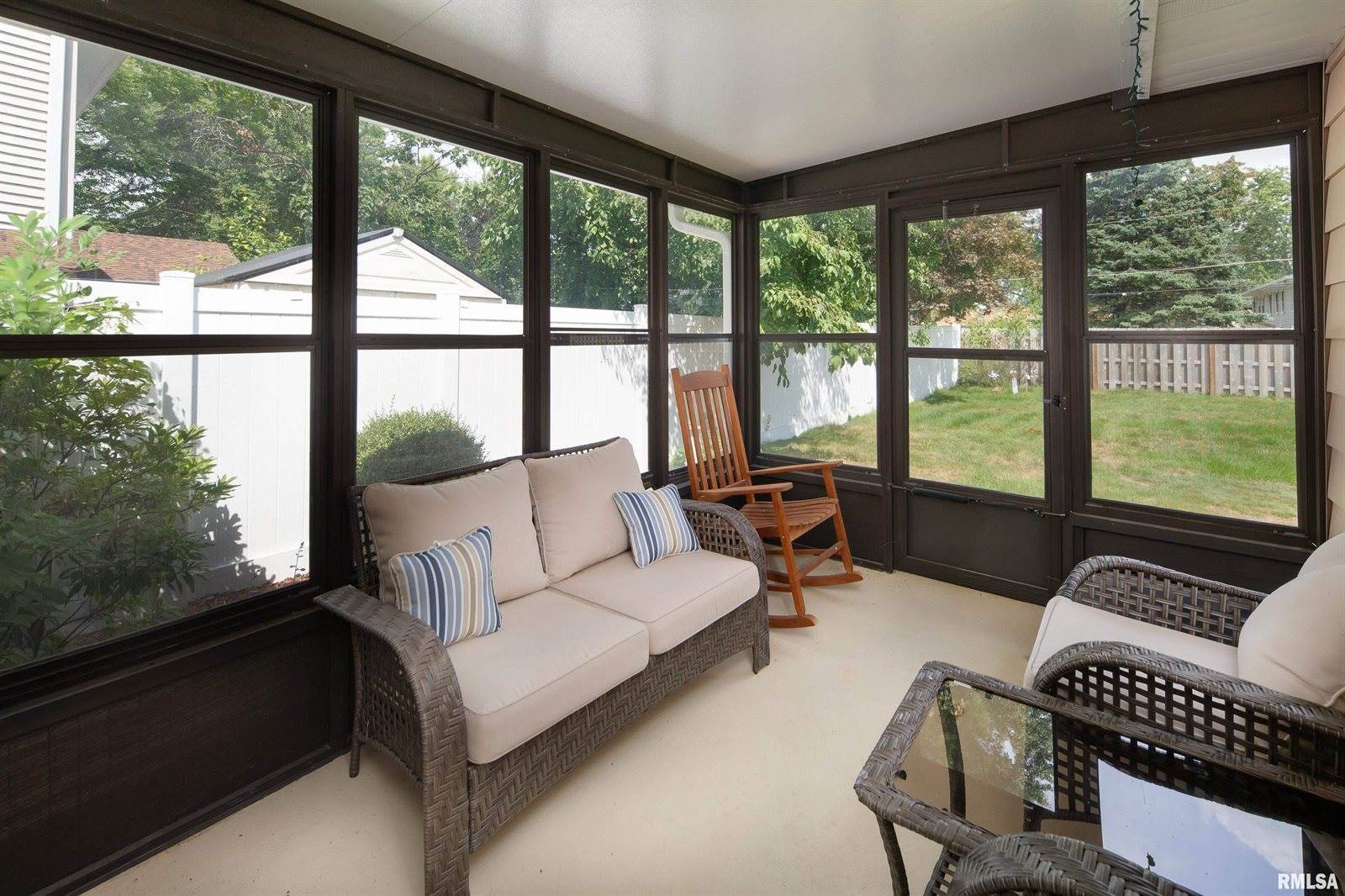 3731 Kenwood Avenue, Davenport, IA 52807