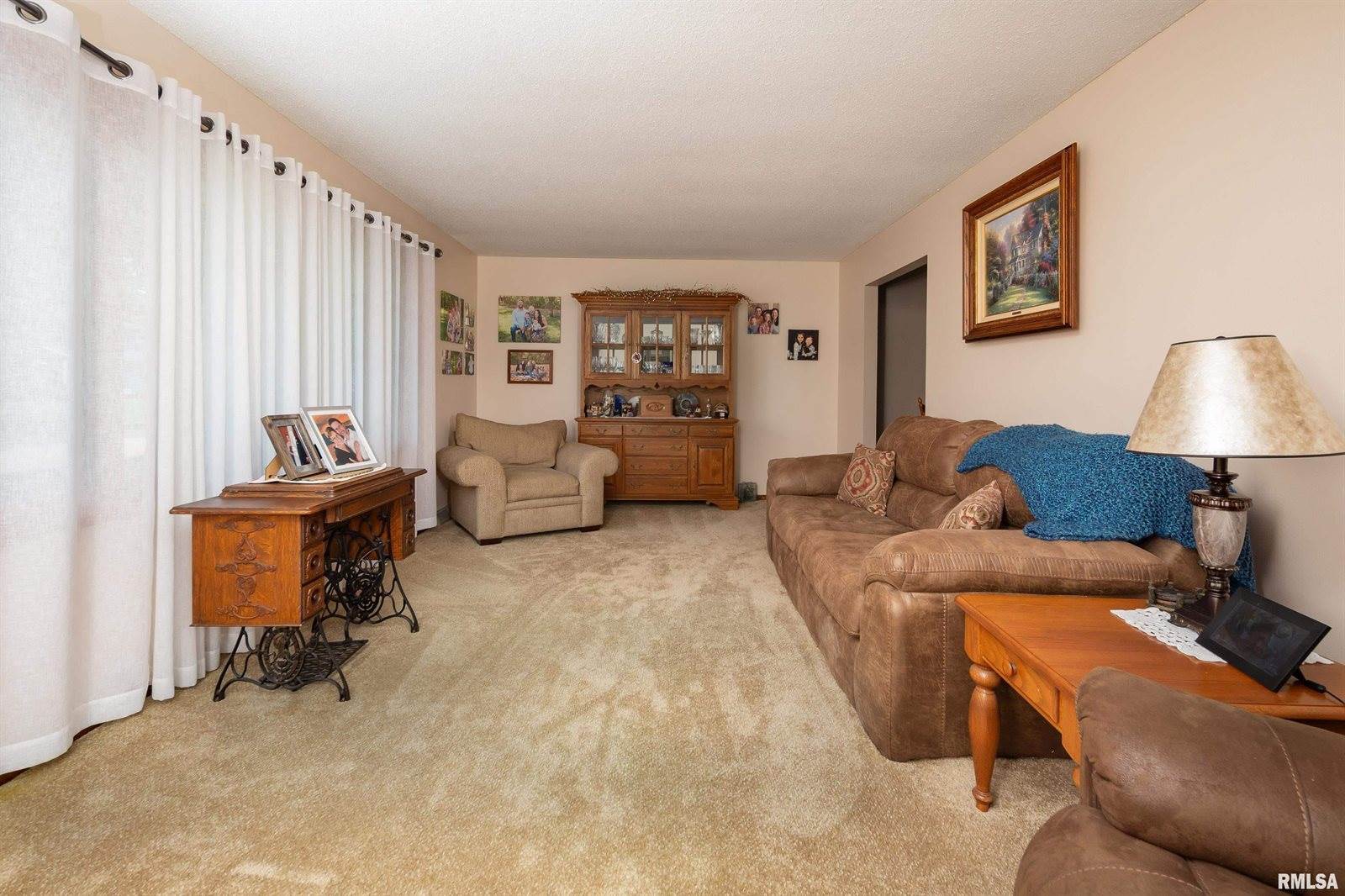 3731 Kenwood Avenue, Davenport, IA 52807