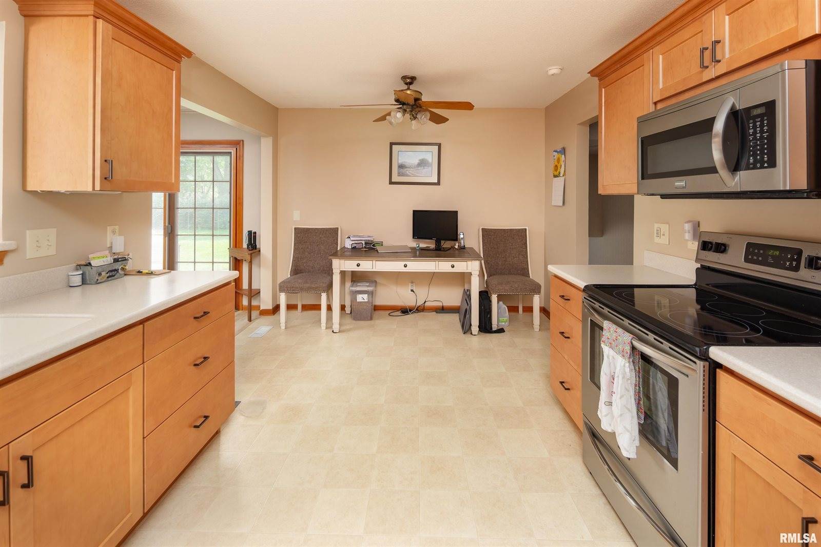 3731 Kenwood Avenue, Davenport, IA 52807