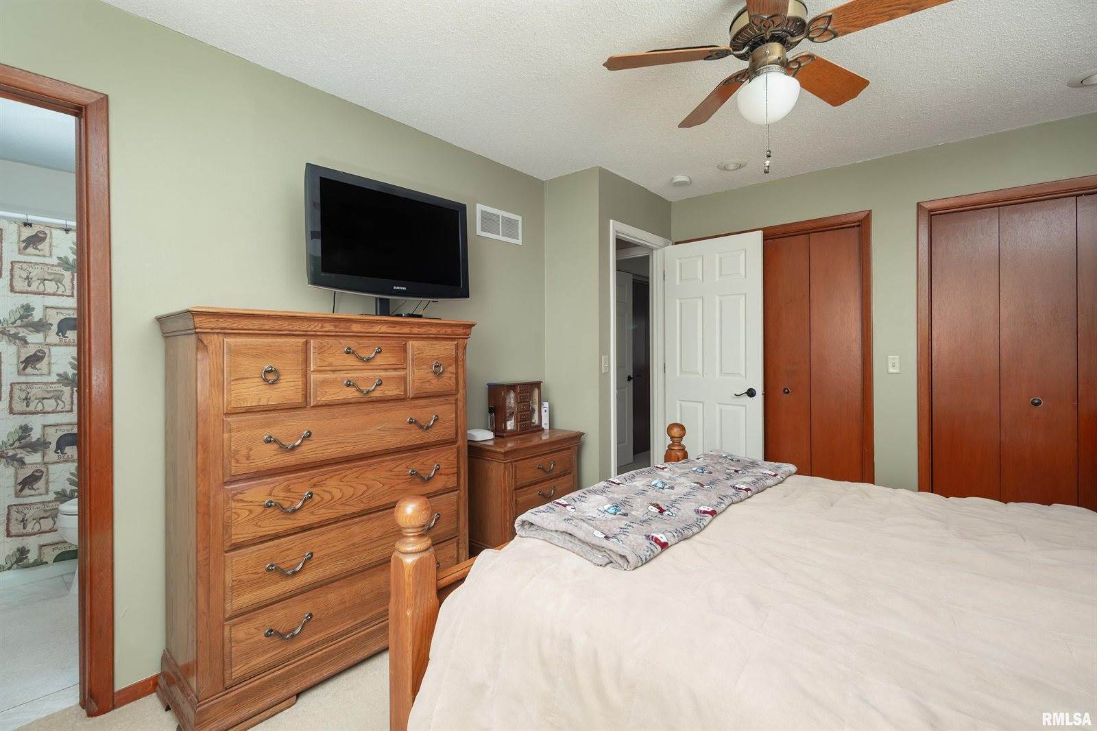 3731 Kenwood Avenue, Davenport, IA 52807