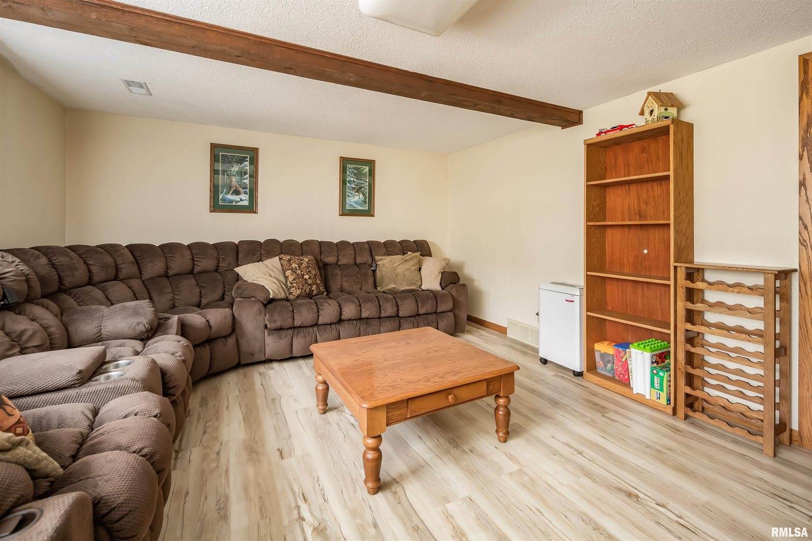 3731 Kenwood Avenue, Davenport, IA 52807