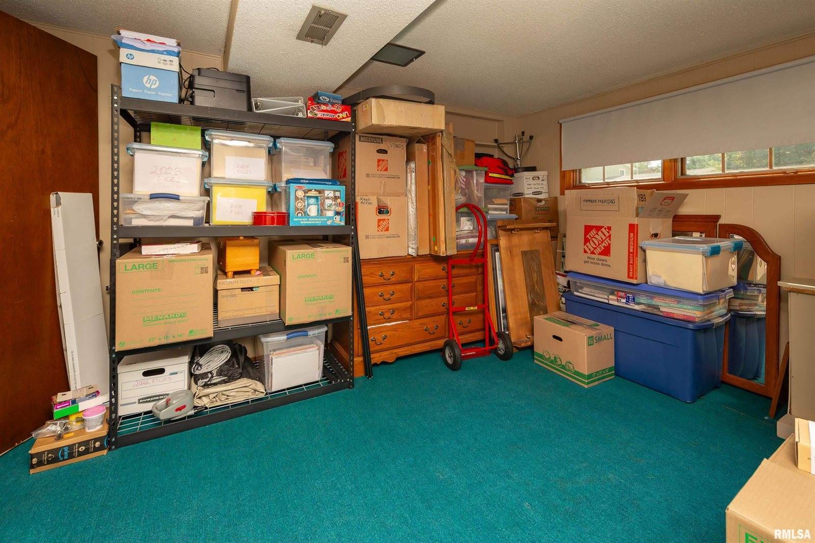 3731 Kenwood Avenue, Davenport, IA 52807