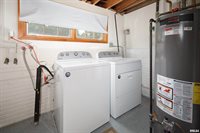 3731 Kenwood Avenue, Davenport, IA 52807