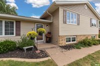3731 Kenwood Avenue, Davenport, IA 52807