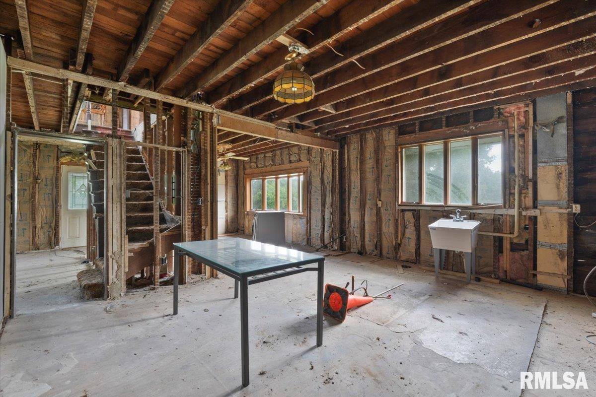 11810 Ridgewood Road, Milan, IL 61264