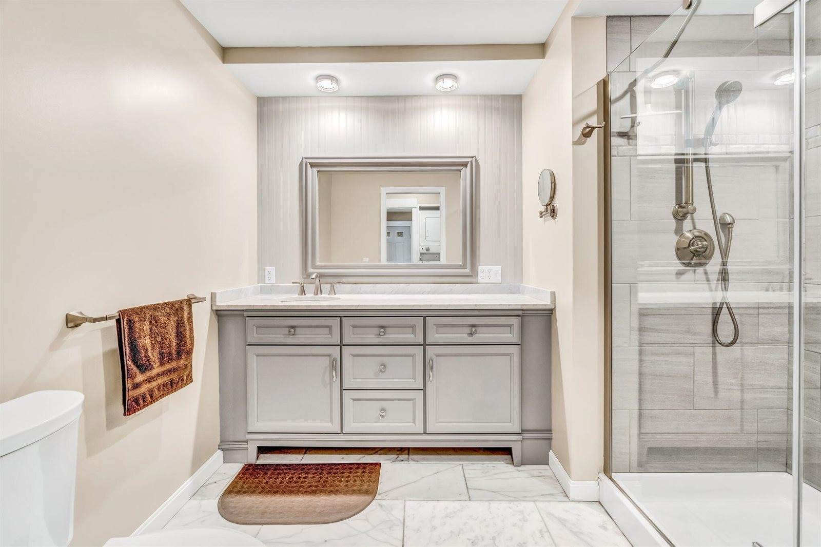 123 Mount Hope Avenue, Bangor, ME 04401