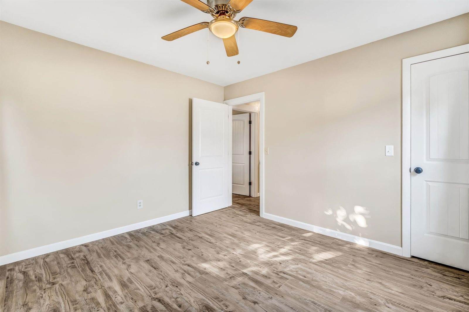 123 Mount Hope Avenue, Bangor, ME 04401