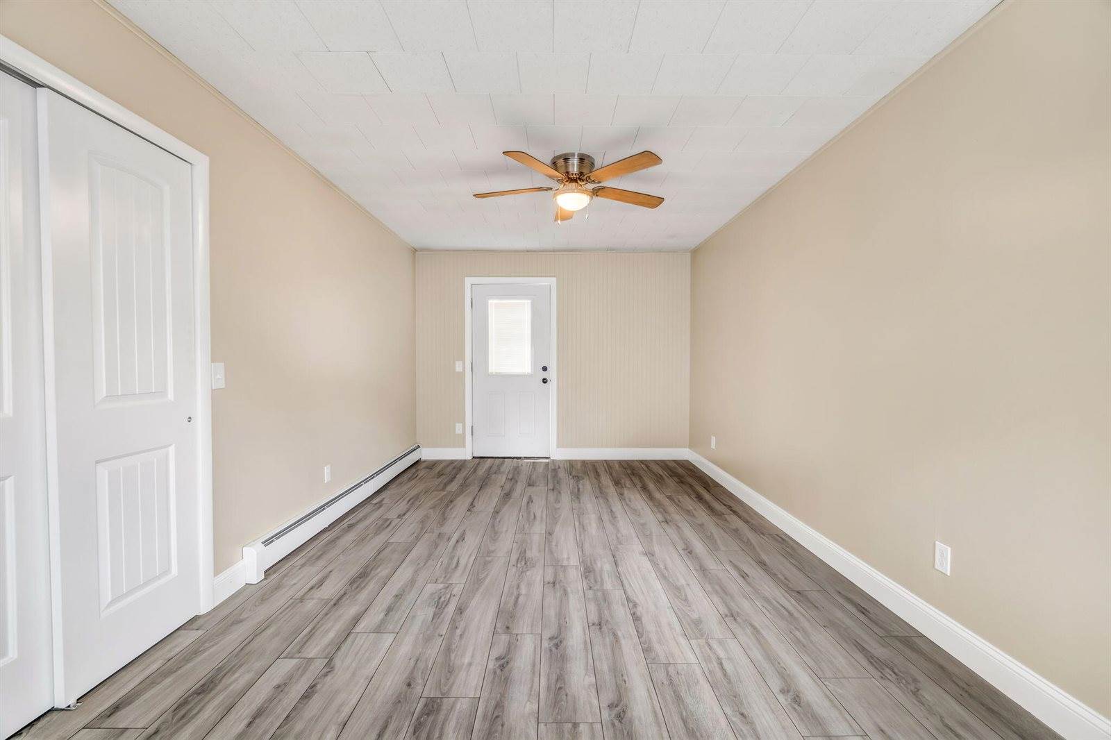 123 Mount Hope Avenue, Bangor, ME 04401