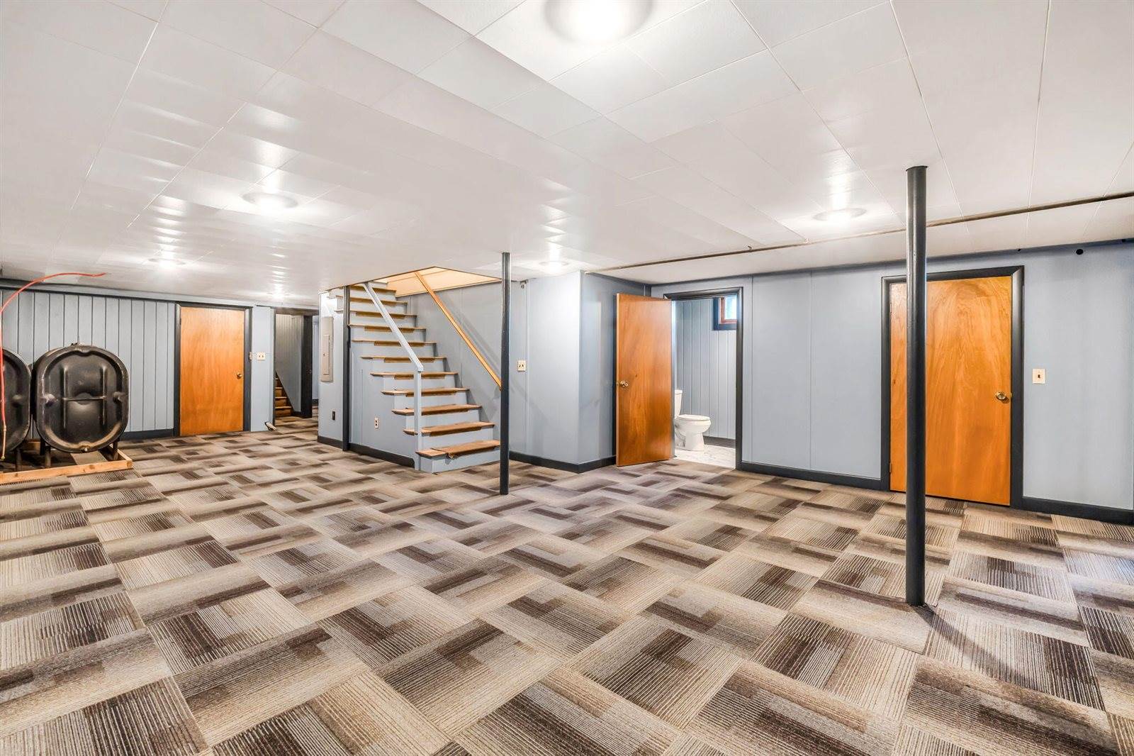 123 Mount Hope Avenue, Bangor, ME 04401