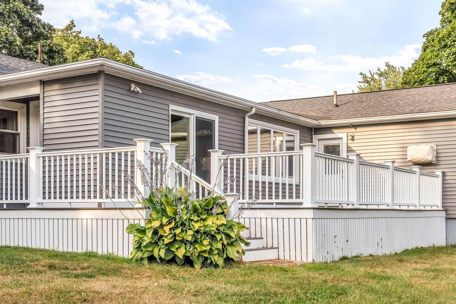 123 Mount Hope Avenue, Bangor, ME 04401