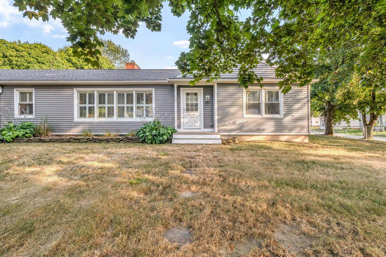 123 Mount Hope Avenue, Bangor, ME 04401