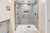 123 Mount Hope Avenue, Bangor, ME 04401