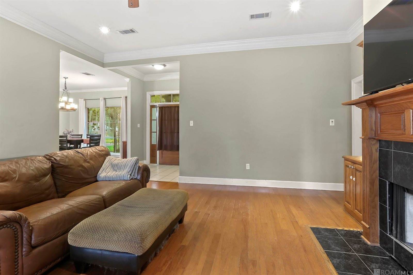 42202 Norwood, Gonzales, LA 70737