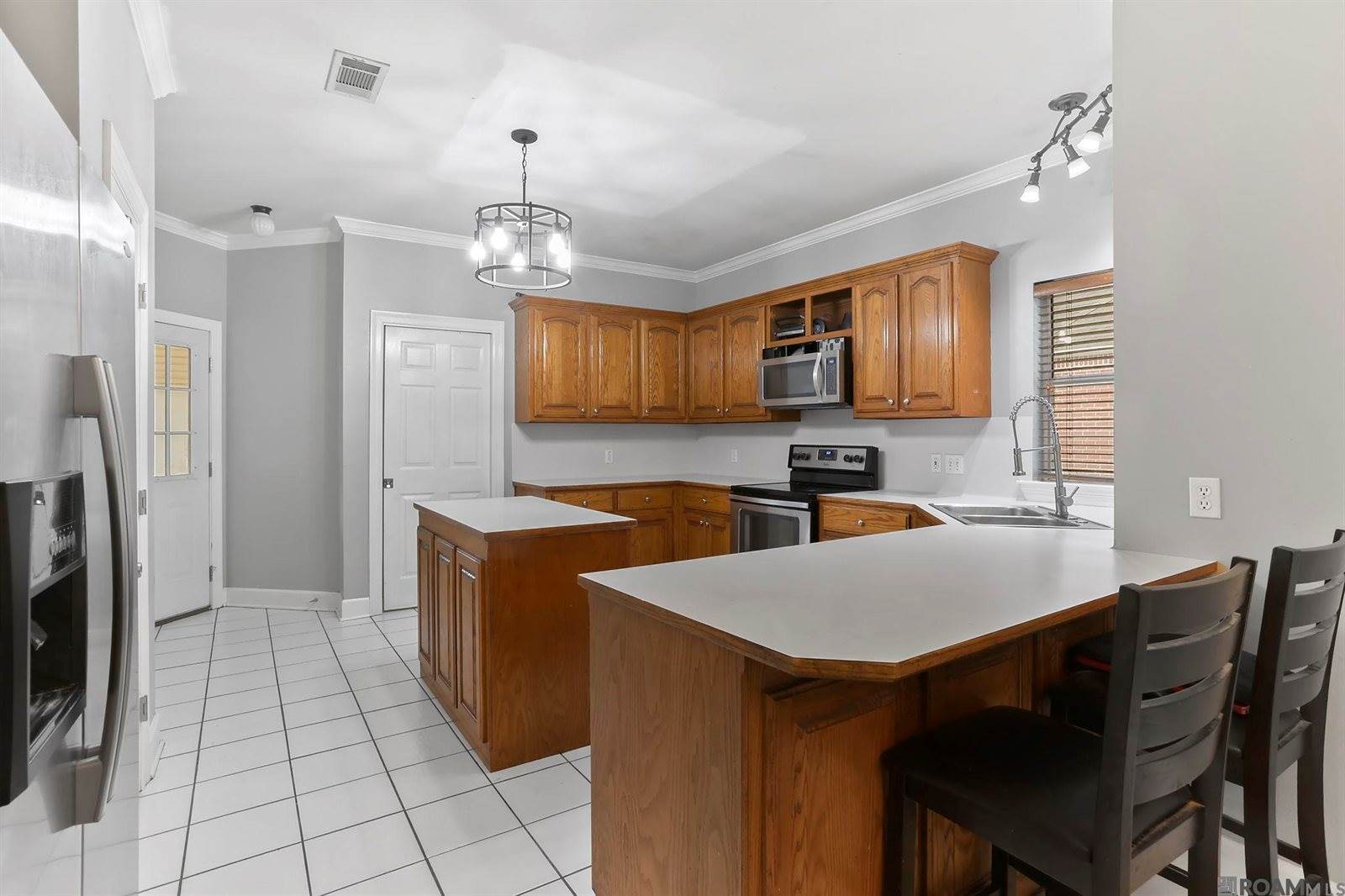 42202 Norwood, Gonzales, LA 70737