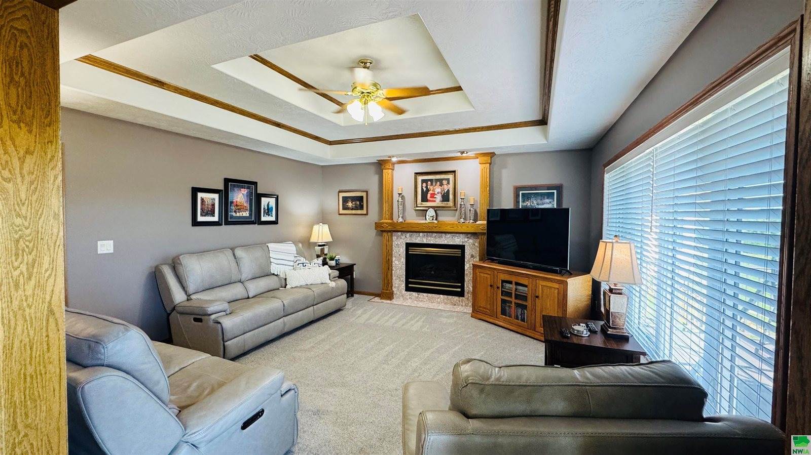 860 Springbrook Dr, Hinton, IA 51024