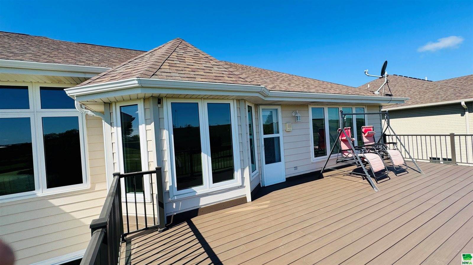 860 Springbrook Dr, Hinton, IA 51024