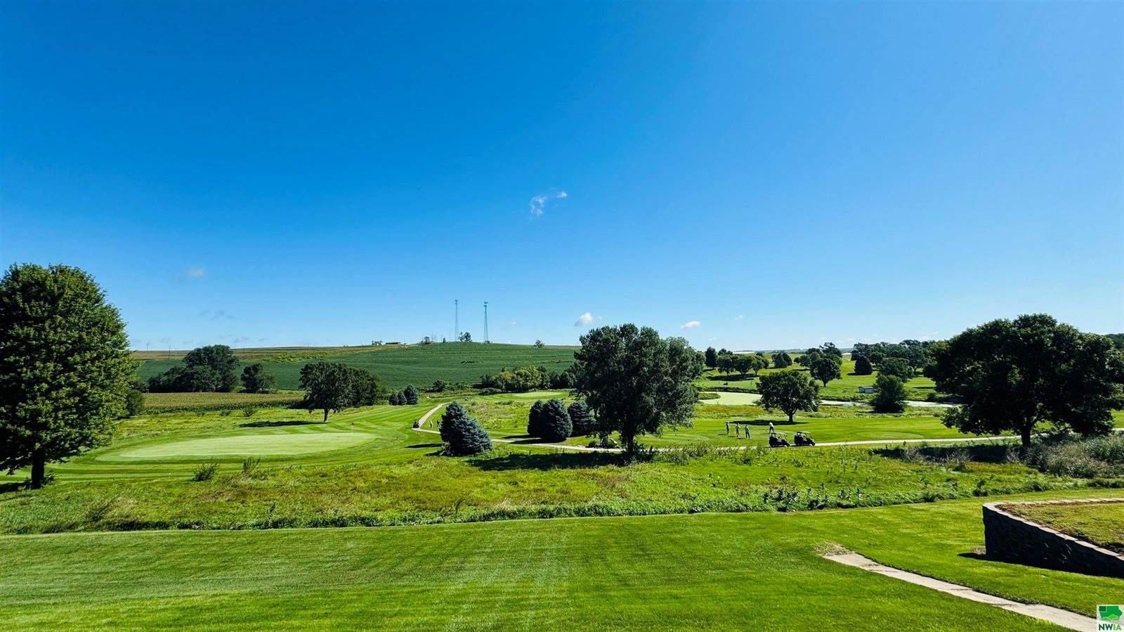 860 Springbrook Dr, Hinton, IA 51024