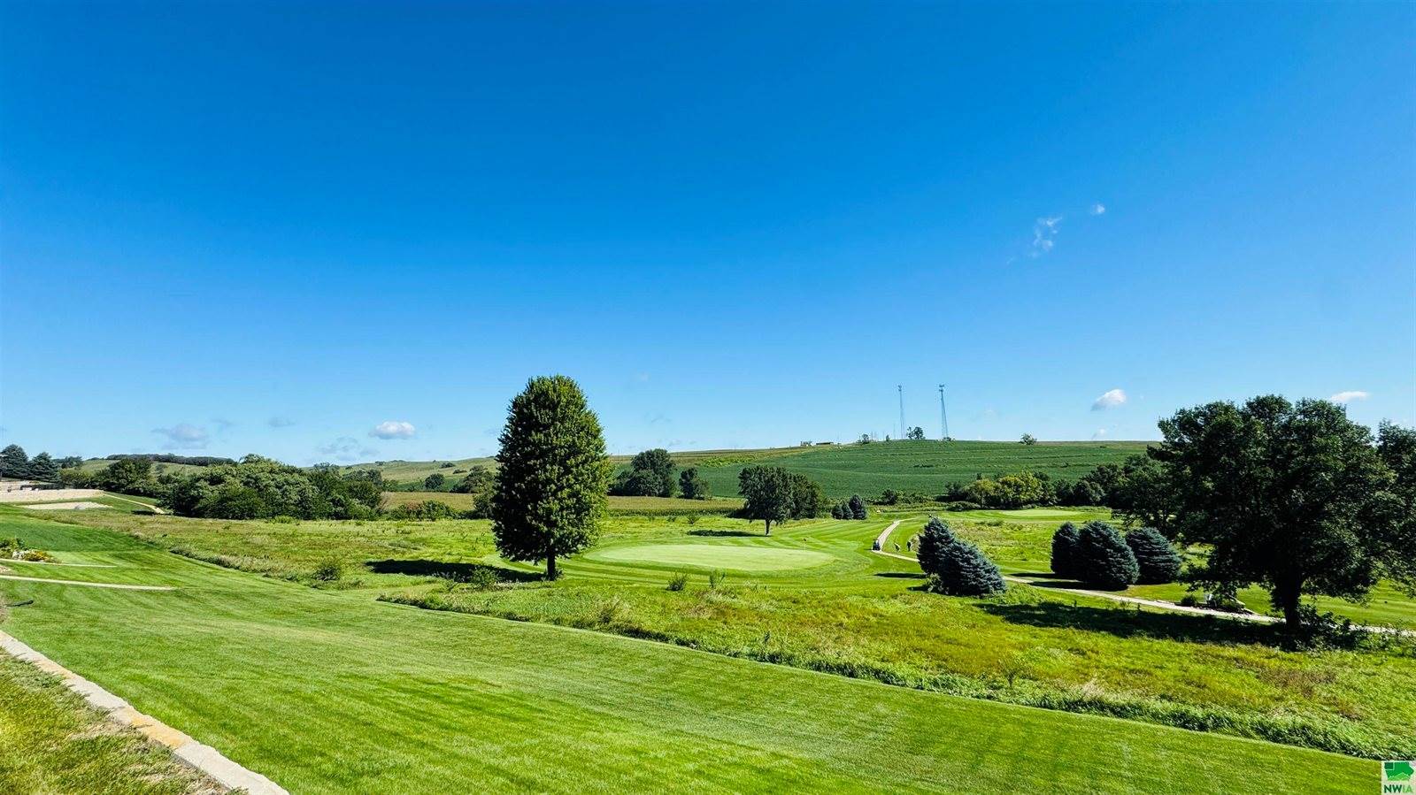 860 Springbrook Dr, Hinton, IA 51024