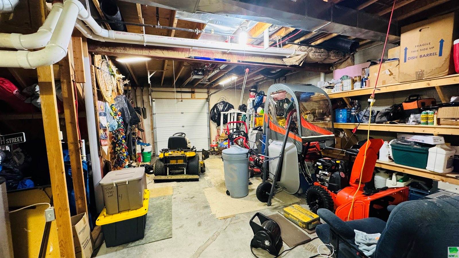 860 Springbrook Dr, Hinton, IA 51024