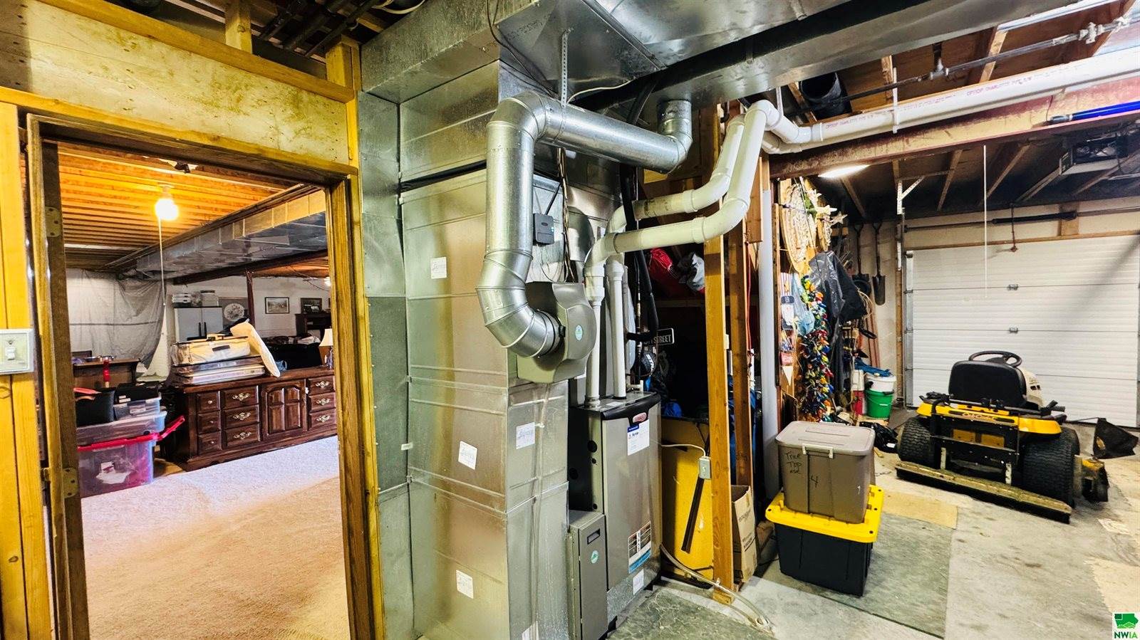 860 Springbrook Dr, Hinton, IA 51024