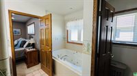 860 Springbrook Dr, Hinton, IA 51024