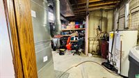 860 Springbrook Dr, Hinton, IA 51024