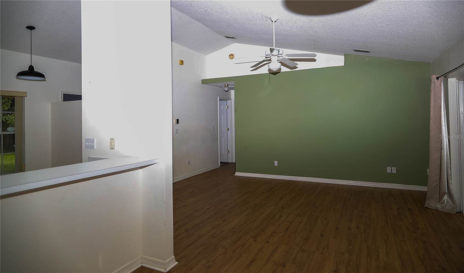 10 Bay Ridge Loop, Mascotte, FL 34753