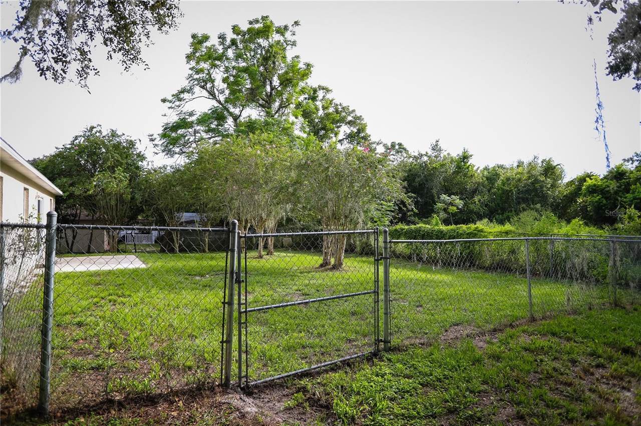 10 Bay Ridge Loop, Mascotte, FL 34753